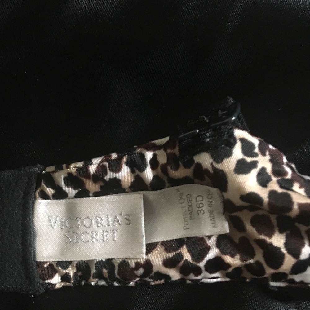 Victoria Secret - Picture 3 of 3